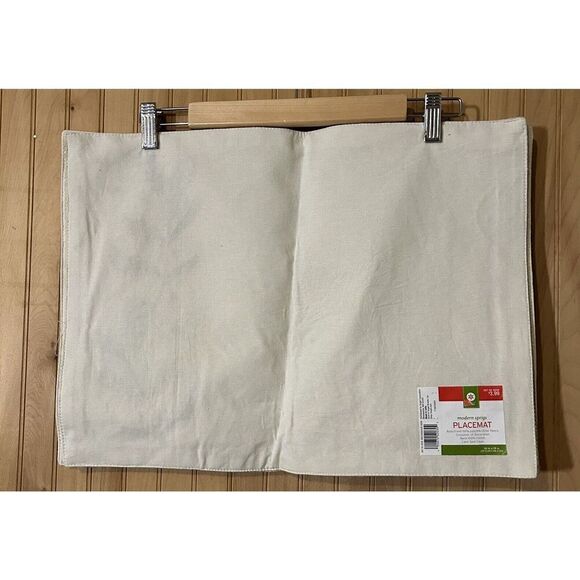 Modern Sprigs Set of 2 Embroidered Christmas Jute Placemats Holly Berries - Picture 2 of 3